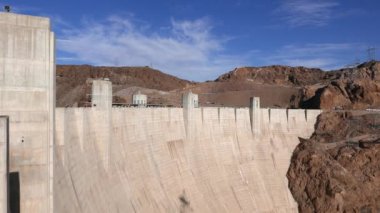 Hoover Barajı Nevada ve Arizona arasındaki büyük duvar