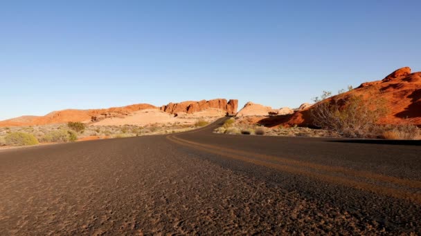 Empty road through the Valley of Fire National Park . — Stock Video