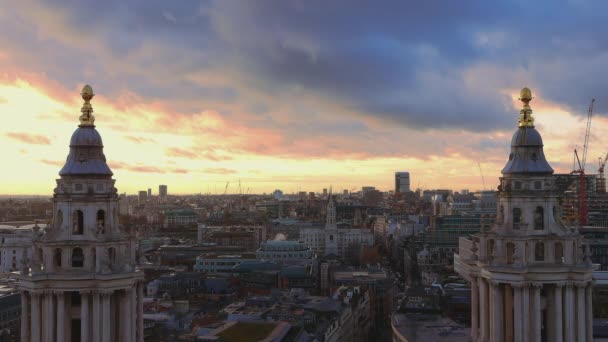 Prachtige Londen luchtfoto - over de daken van Londen — Stockvideo