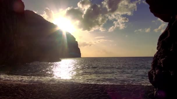 Singuratic golf la apus de soare — Videoclip de stoc