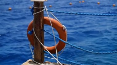 Lifebuoy denize karşı