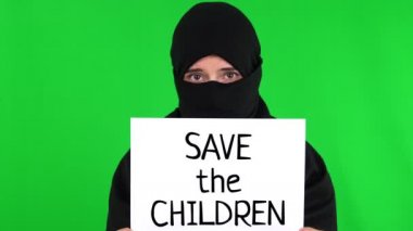 Afganistan. Afganistan için protesto. Slogan. İşaret görüntüsü çocukları kurtarır. Taliban Afganistan Savaşı 2021.