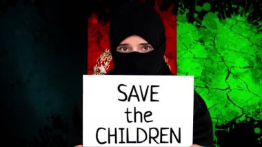 Afganistan. Afganistan için protesto. Slogan. İşaret görüntüsü çocukları kurtarır. Taliban Afganistan Savaşı 2021.