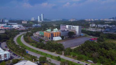 Ai için Büyük Datacenter kuantum bilgisayarı Kuala Lumpur, Malezya 'da altyapı. panorama genel görünüm dronu