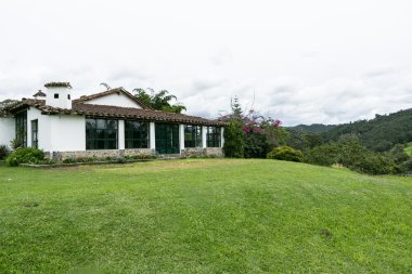 Bulutlu gün yazlık