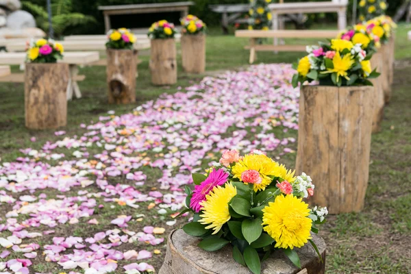 Decoration couple wedding ceremony outdoors — Stock Photo, Image