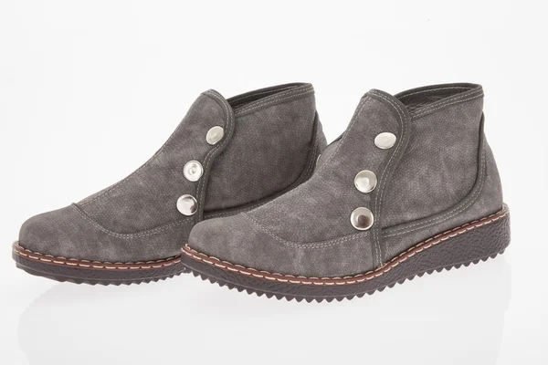 Обувь кожаная серый ботинок для мужчин — стоковое фото