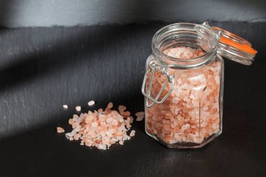 Tuz - tuz kristalleri Himalaya pembesi.