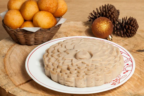 Traditional Colombian Bunuelos Fried Cheese Bread Natilla Christmas — Stock Photo, Image