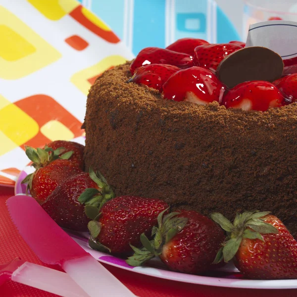 Τρόφιμα Νόστιμο Κέικ Σοκολάτας Καραμελωμένες Φράουλες — Φωτογραφία Αρχείου