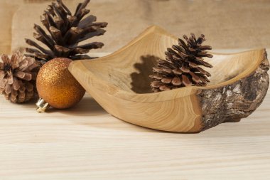 El yapımı ahşap tepsi; kırsal ve parlak ahşap.