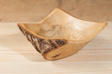 El yapımı ahşap tepsi; kırsal ve parlak ahşap.