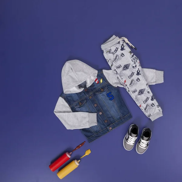 Mode Kinderen Een Set Van Kinderkleding — Stockfoto