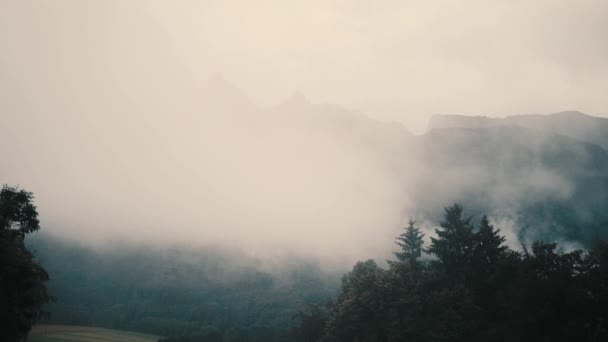 Tempo nuvole lasso. paesaggio montano . — Video Stock