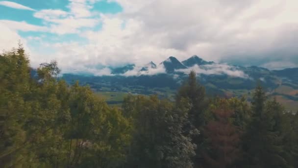 Luchtfoto schoonheid van Zwitserland — Stockvideo