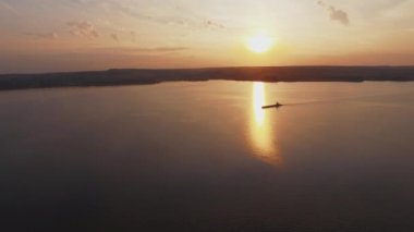 4 k hava blu deniz ve gemi