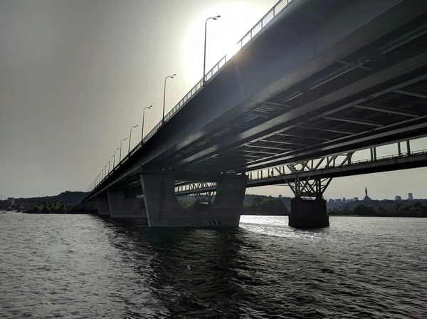 Darnizki-Brücke über den Fluss Dnipro — Stockfoto