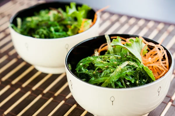 Geleneksel Japon Chuka Wakame deniz yosunu salata