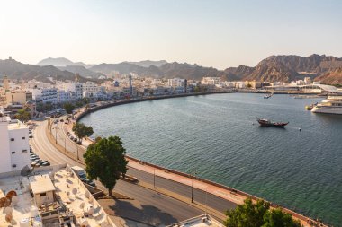 Orta Doğu, Arap Yarımadası, Umman, Muscat, Muttrah. Muttrah 'daki rıhtım ve liman.