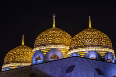Orta Doğu, Arap Yarımadası, Umman, Muscat, Bawshar. Bawshar 'daki Muhammed Al Ameen Camii' nin akşam manzarası..