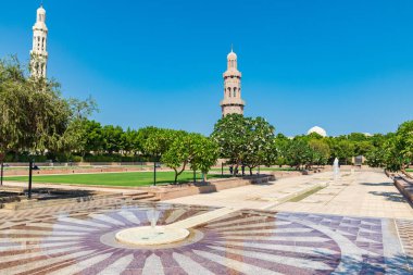 Orta Doğu, Arap Yarımadası, Umman, Muscat. Muscat 'taki Büyük Cami Sultanının Bahçesi.