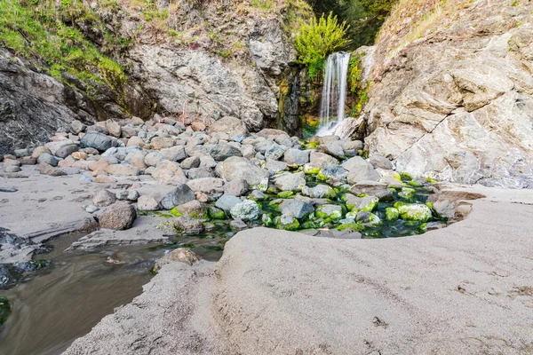 Secret Beach Oregon Usa Malý Potok Tekoucí Tajnou Pláž — Stock fotografie