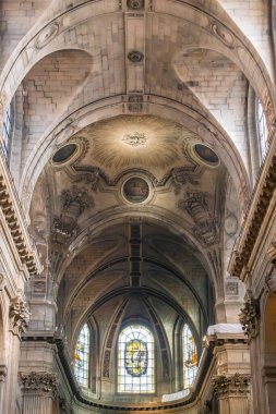25 Ekim 2024. Fransa, Paris. Saint Sulpice Kilisesi, iç mekan. Tavan. Sadece Düzenleyici Kullan.