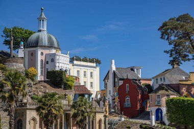 Portmerion, Gwynedd, Galler, Birleşik Krallık. Portmerion 'daki Kubbe Panteonu.