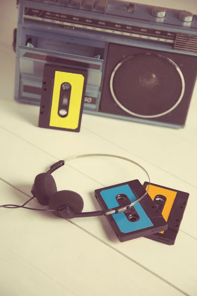 老式的录音机电台 80 年代 — 图库照片