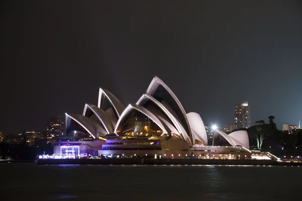Sydney, Australien - December 2013: operahuset på natten — Stockfoto