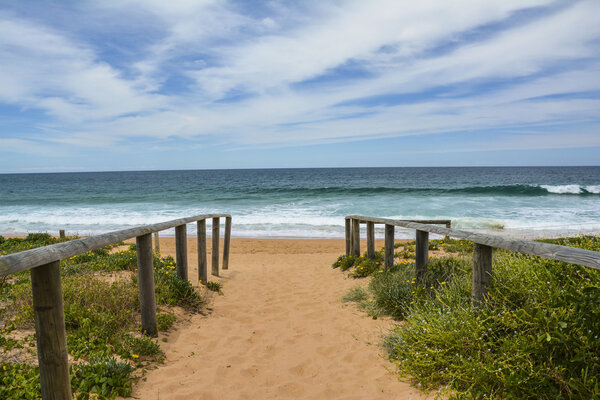 Пляж Мбаппе на северных пляжах под Сиднеем, Австралия

