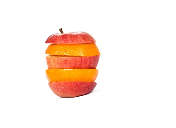 Manzana roja en rodajas y naranja — Foto de Stock