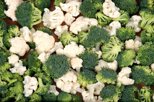 Organic cauliflower and broccoli — Stock Photo, Image