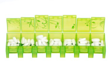 Yeşil haftalık hap organizer