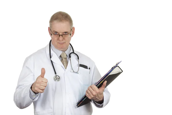 Доктор в белом халате в очках, показывая большие пальцы вверх — стоковое фото