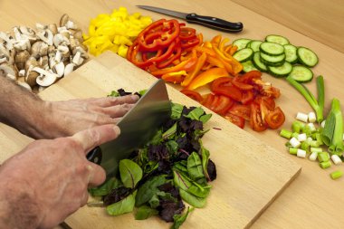 Şef babyleaf salata doğrama cleaver bıçakla yapraklar
