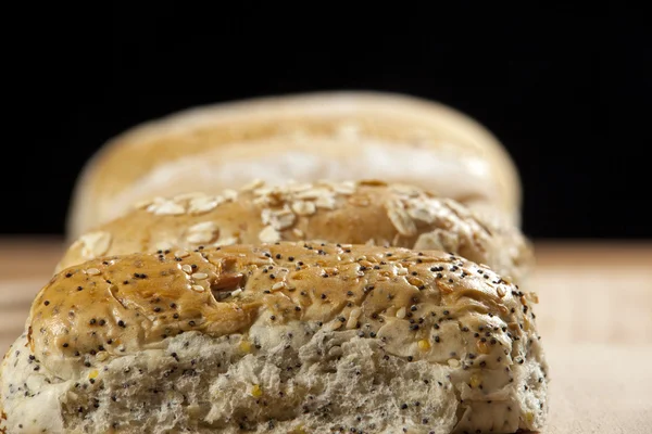 Bir numaralı seribaşı kepekli ekmek rulo bardak tarafında yukarıya kapatmak