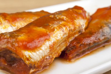 Domates soslu sardalya yakın çekim