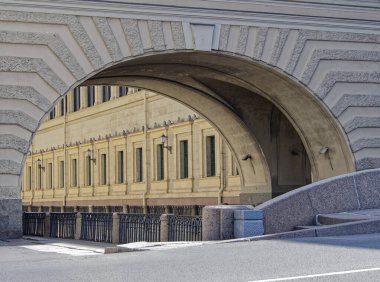 Hermitage Köprüsü 'ndeki kış hendeğinin manzarası. Saint Petersburg 'un Taş Tarihi.