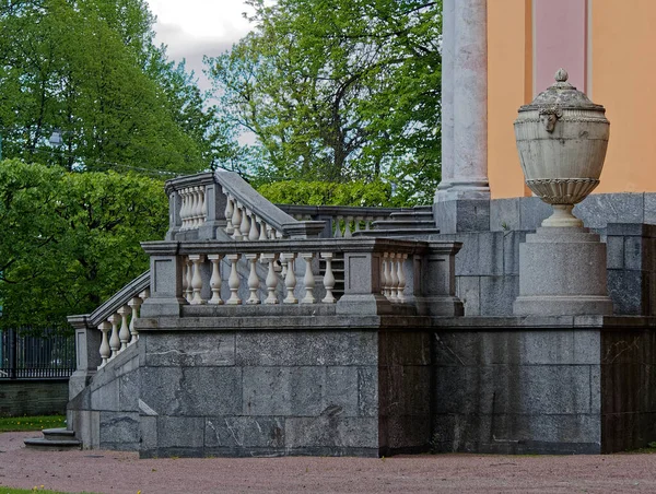 Acabamento Castelo Mikhailovsky Com Mármore Granito Crônica Pedra São Petersburgo Imagem De Stock