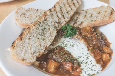 Gulaş sığır eti güveç