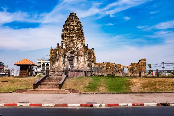 Phra Prang Sam Yod / en forntida tempel /Thailand (Lop Buri) — Stockfoto