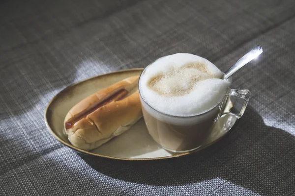 Cappuccino s bagetou thajském stylu — Stock fotografie
