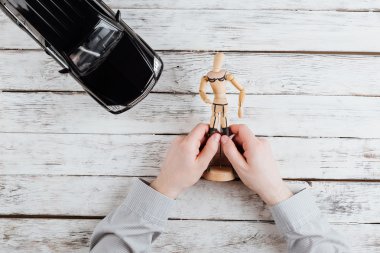 işadamı kadın manken tutar