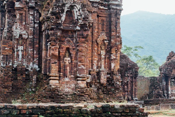 Aziatische tempel ruïnes — Stockfoto