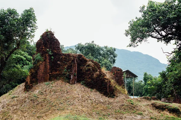 Aziatische tempel ruïnes — Stockfoto