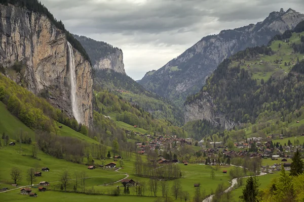 İsviçre 'deki Lauterbrunnen Vadisi