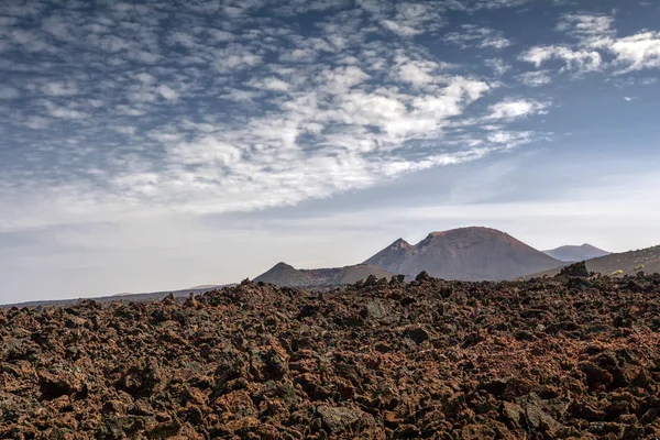 Lndscape volkanik dağların Timanfaya Milli Parkı, Lanzarote, Kanarya Adaları