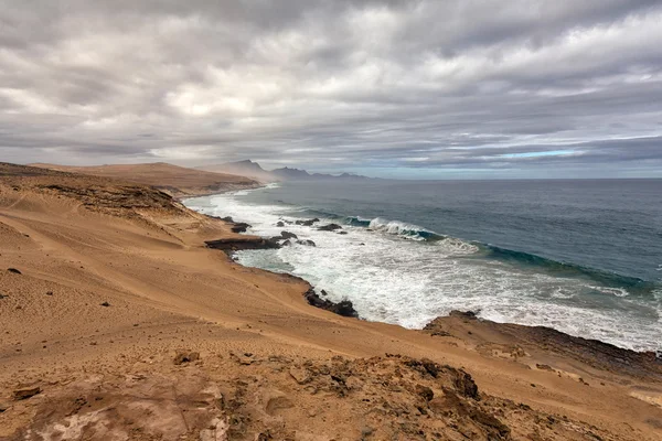 Paisaje volcánico de Fuerteventura, Islas Canarias, España — Foto de Stock