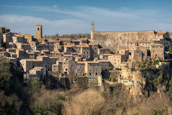 Pitigliano. Casco antiguo en provincia de Grosseto, Italia — Foto de Stock